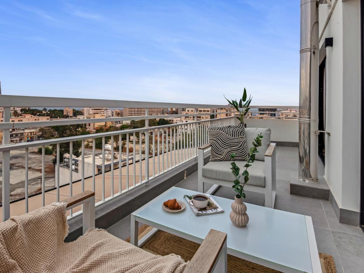 Sanders Coral Court Penthouse - Cute 3-Bedroom Apartment With Balcony Lemesós Eksteriør bilde